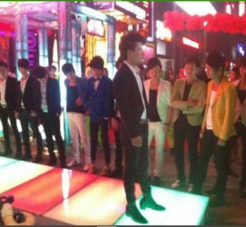 自贡深圳夜总会伴游模特雇用(深圳KTV模特雇用)