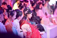 自贡汉服模特兼职(想做汉服模特去哪里找)