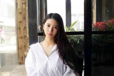 自贡女友兼职模特的小说(女友兼职模特的小说保举)