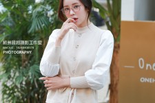 自贡兼职模特被摄影师亲(兼职模特被摄影师亲了)