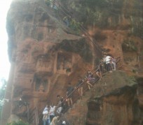 自贡乐山旅游攻略(乐山旅游攻略自由行路线推荐)