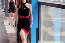 自贡女孩为挣钱在学校兼职当模特的简单介绍