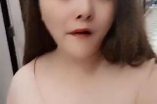 自贡美院系花兼职死商务模特(美院系花兼职商务模特第2部一边看球一边玩)