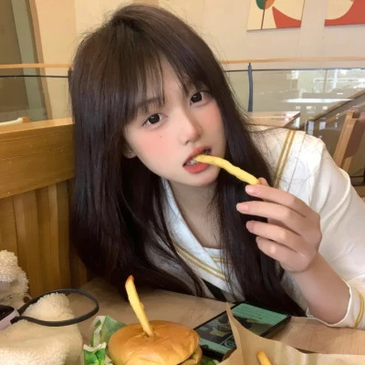 自贡伴游女生李欣怡的资料