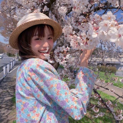 自贡伴游女生扶婷的资料