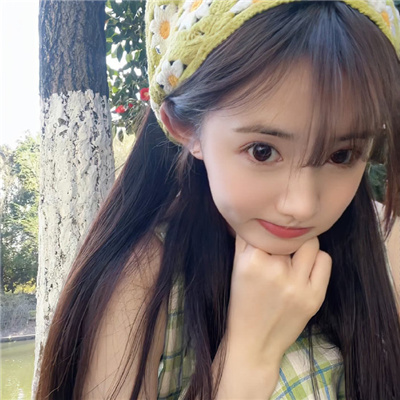 自贡伴游女生上官鹤影的资料