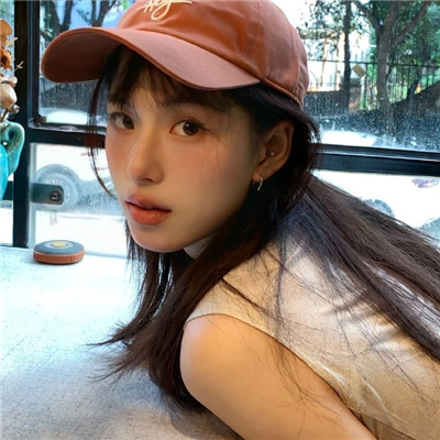 自贡伴游女生杨梦研的资料