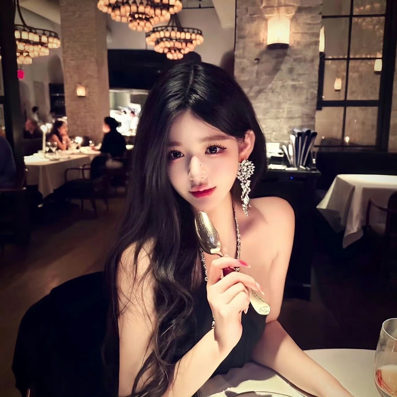 自贡伴游女生蓝盈盈的资料