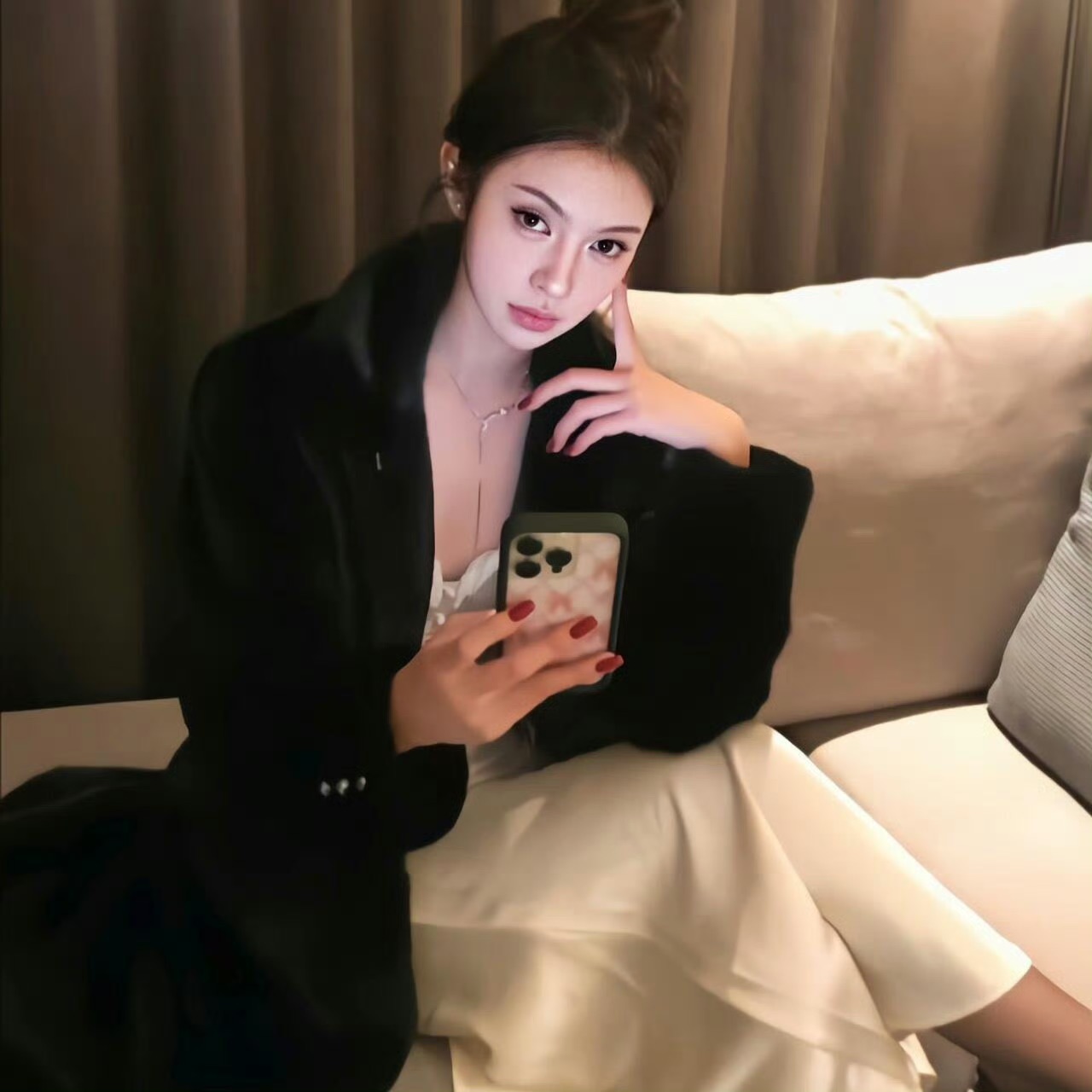 自贡伴游女生周语言的资料