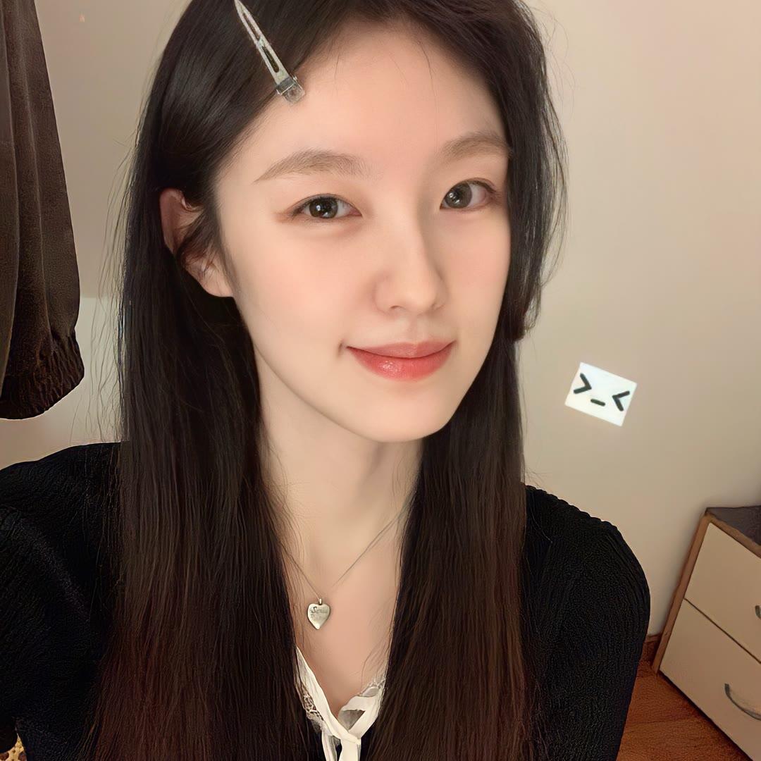 自贡伴游女生阮星禾的资料