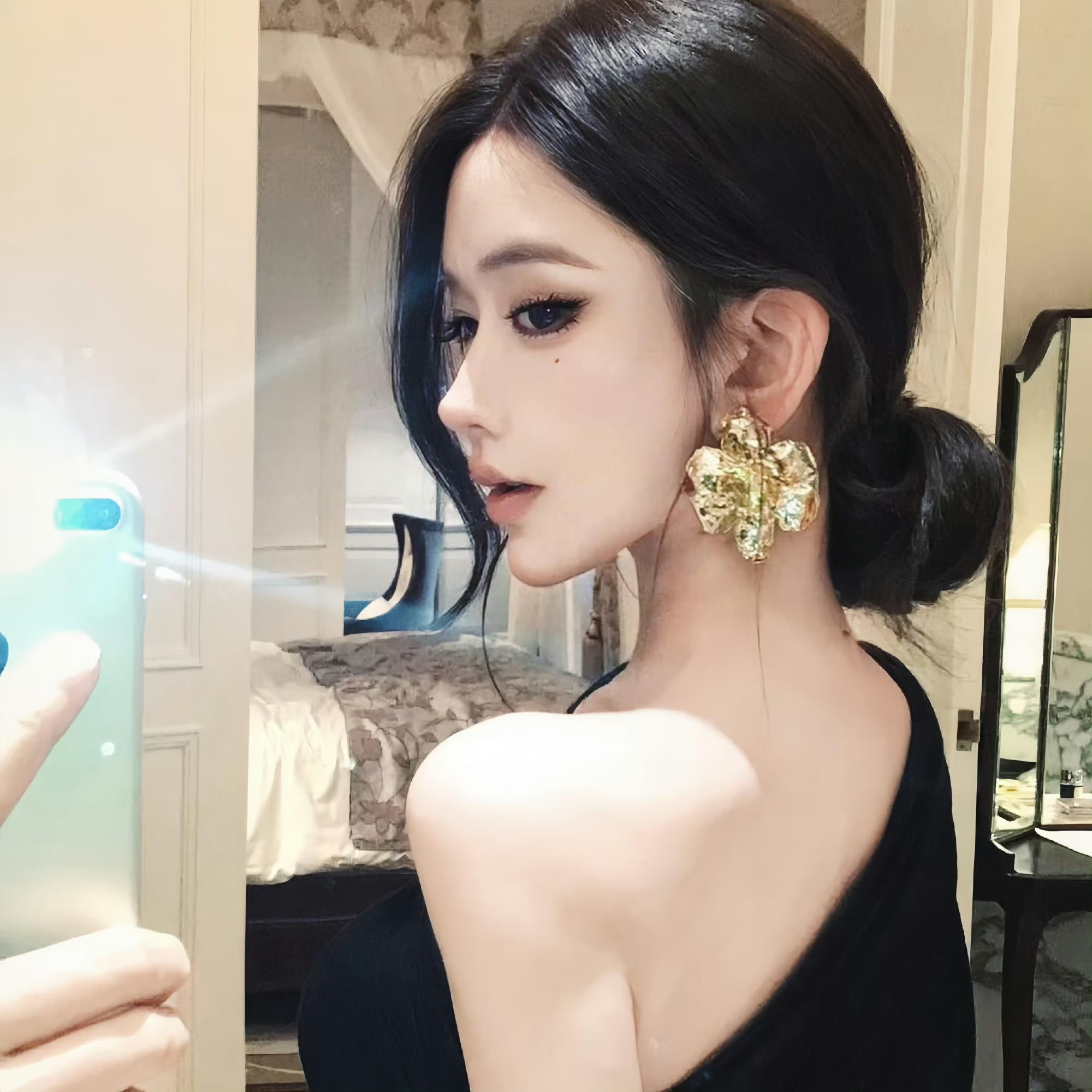 自贡伴游女生靖骊萍的资料