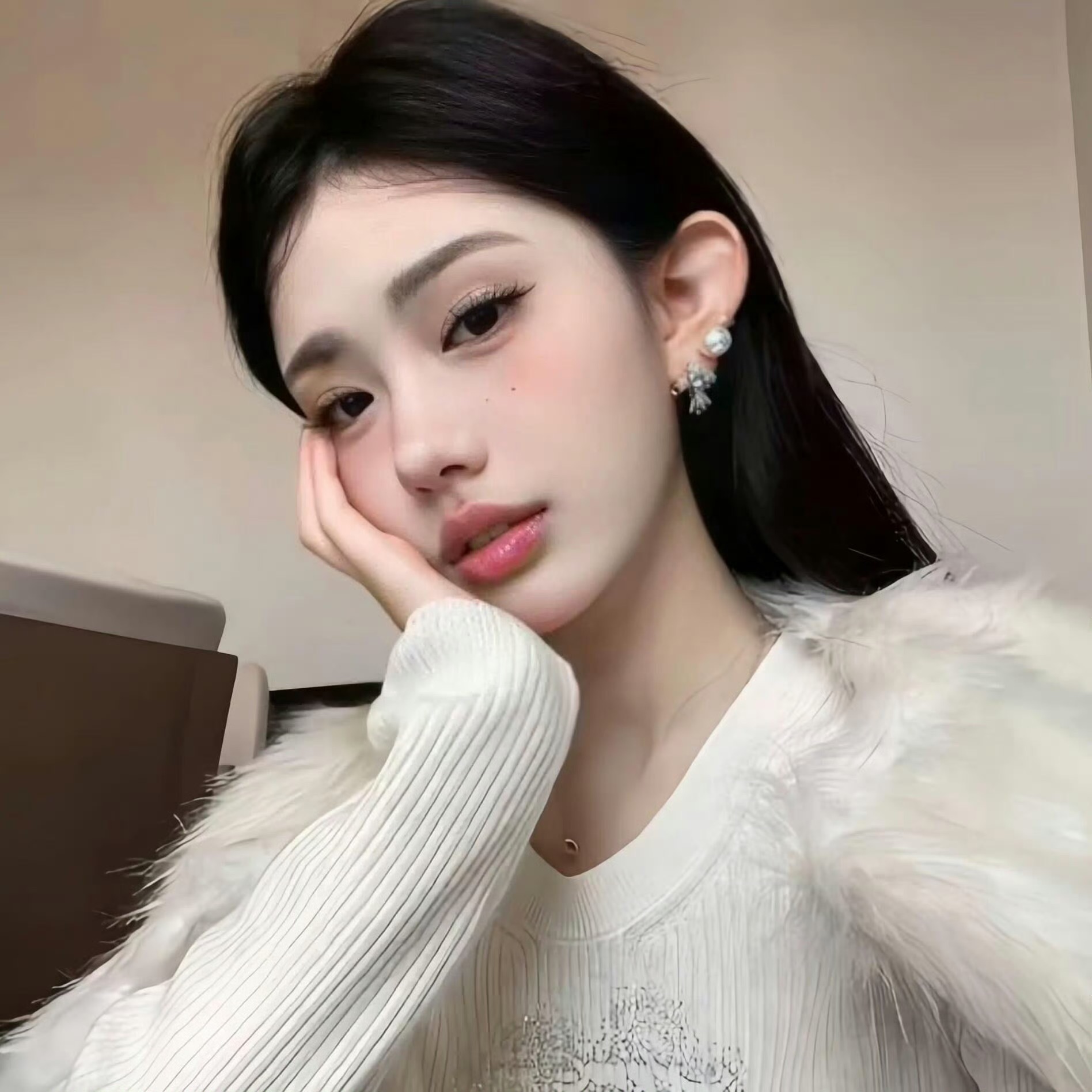 自贡伴游女生沈梦蝶的资料