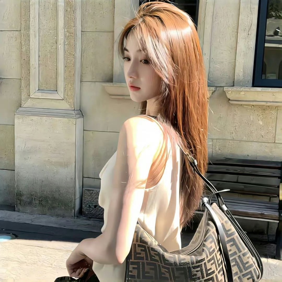 自贡伴游女生夏夏的资料