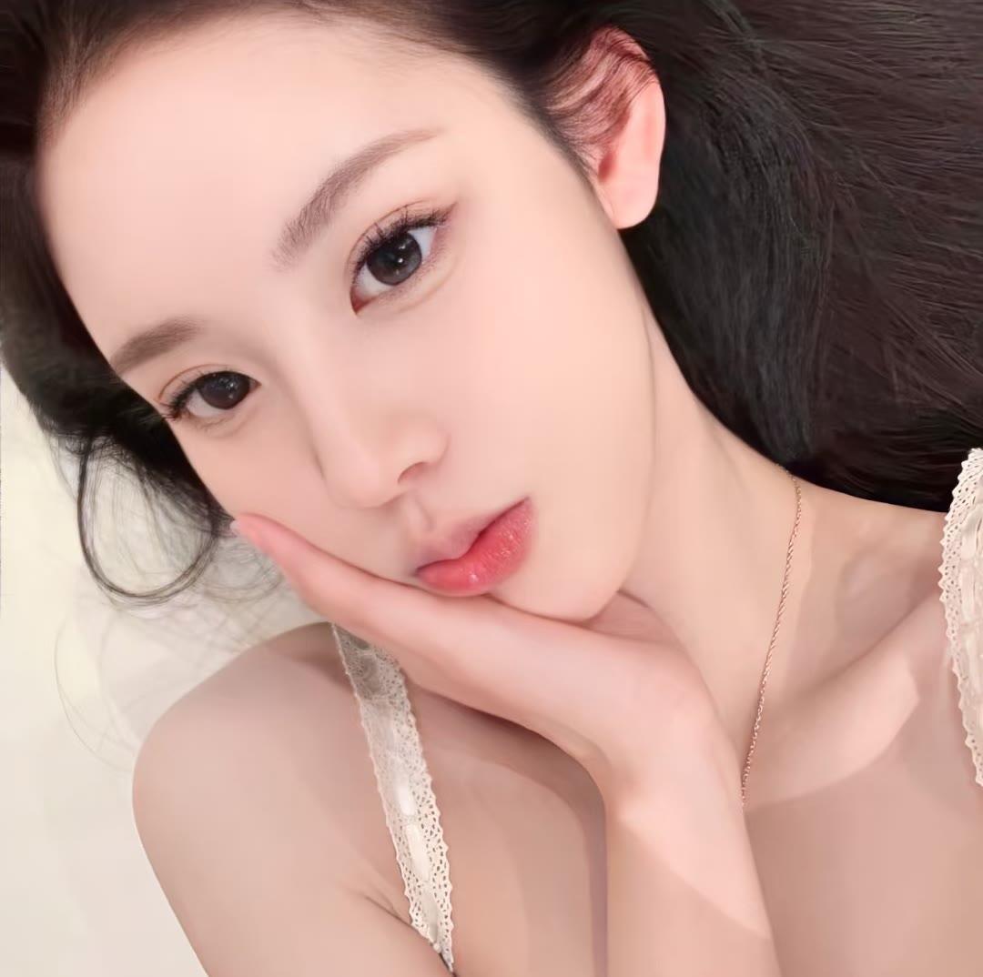 自贡伴游女生佛白易的资料