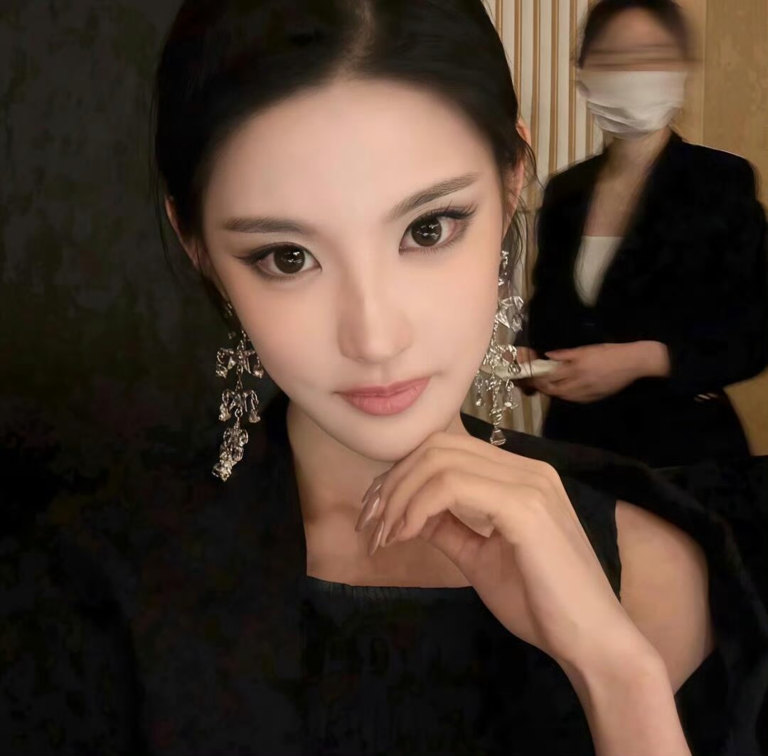自贡伴游女生 | Isabella Chen的资料
