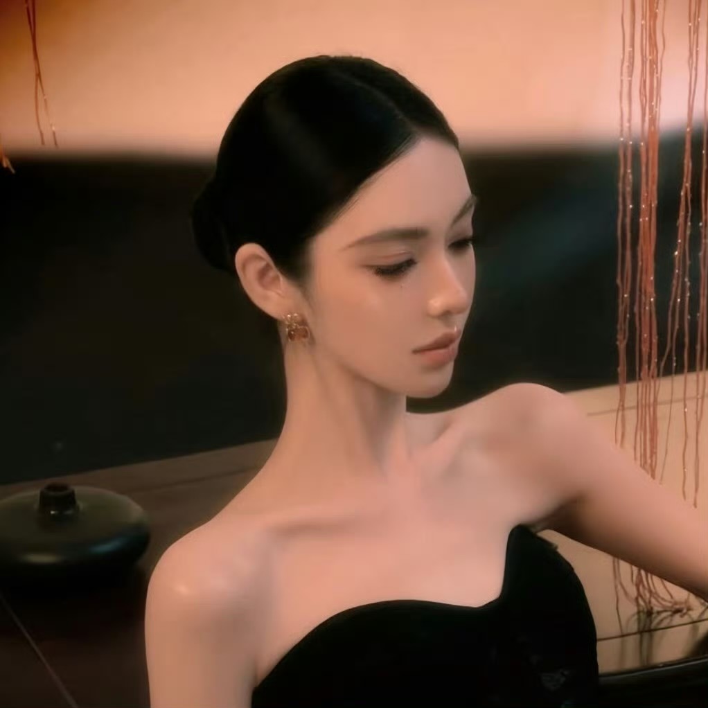 自贡伴游女生 | Emily的资料