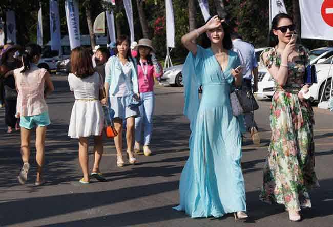 上海商务伴游男雇用(上海雇用高端伴游一天20万)